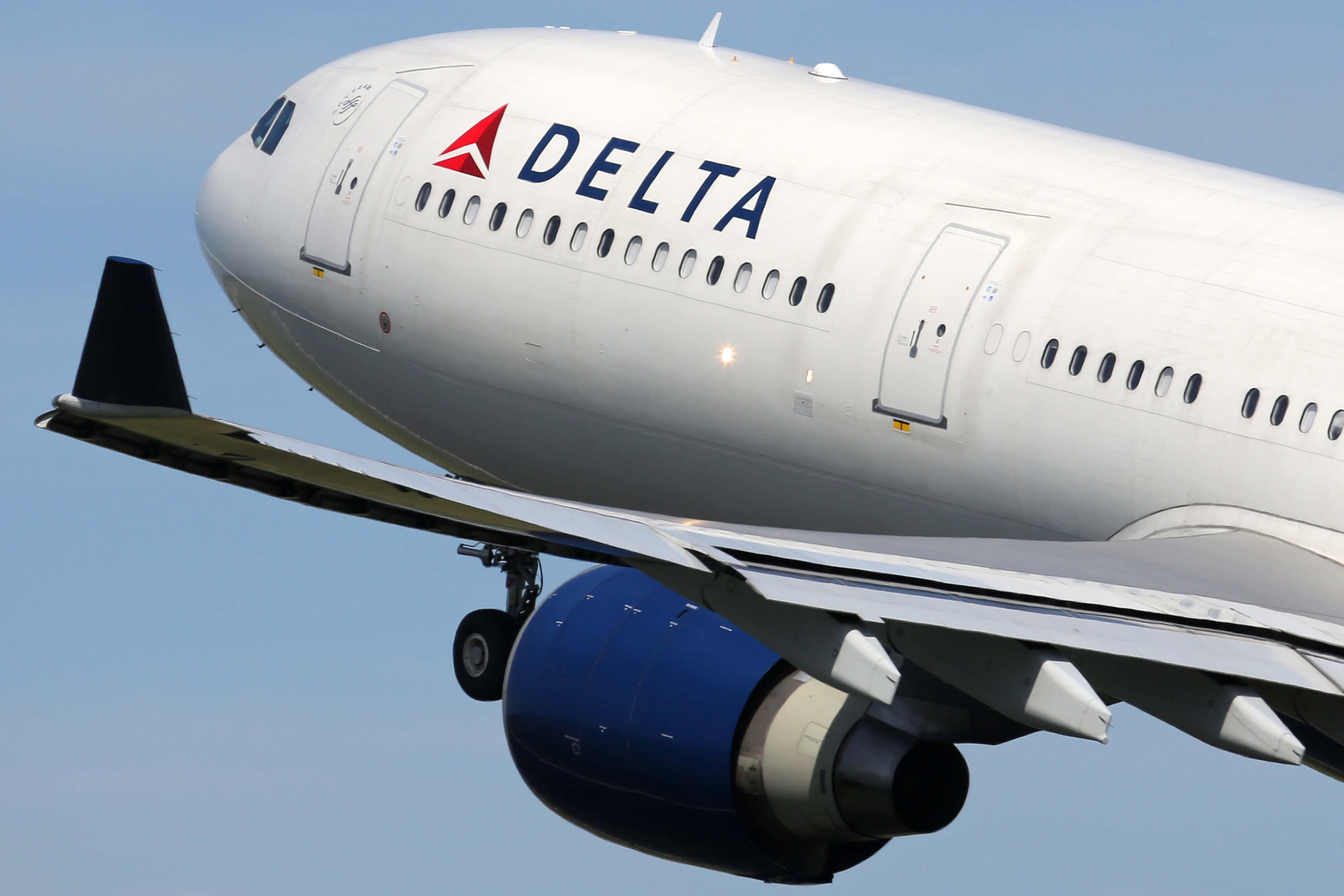 Delta resumes flights between U.S. and China, becoming first U.S. airline